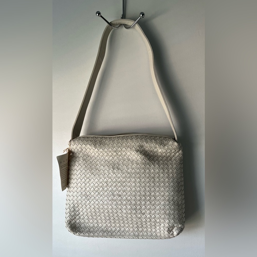 New With Tags Ganson San Francisco Cream Leather Woven Hobo